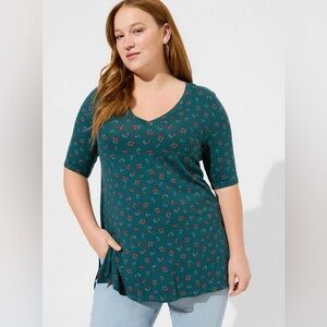 Torrid Favorite Tunic Super Soft V-Neck Side Slit Tee Ditsy Floral - 1X 14/16